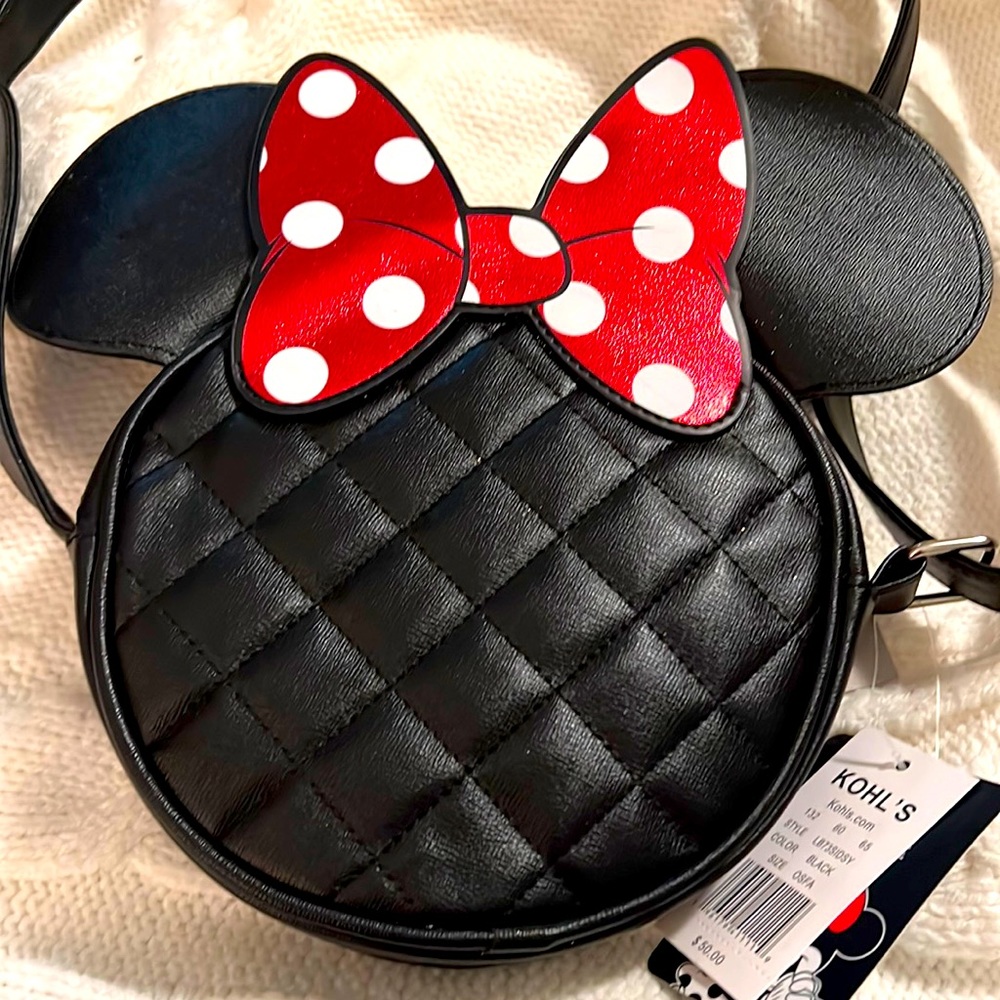 ♥️New!⭐️Wonen's/Girl's Minnie Mouse Round purse with polka dot ears